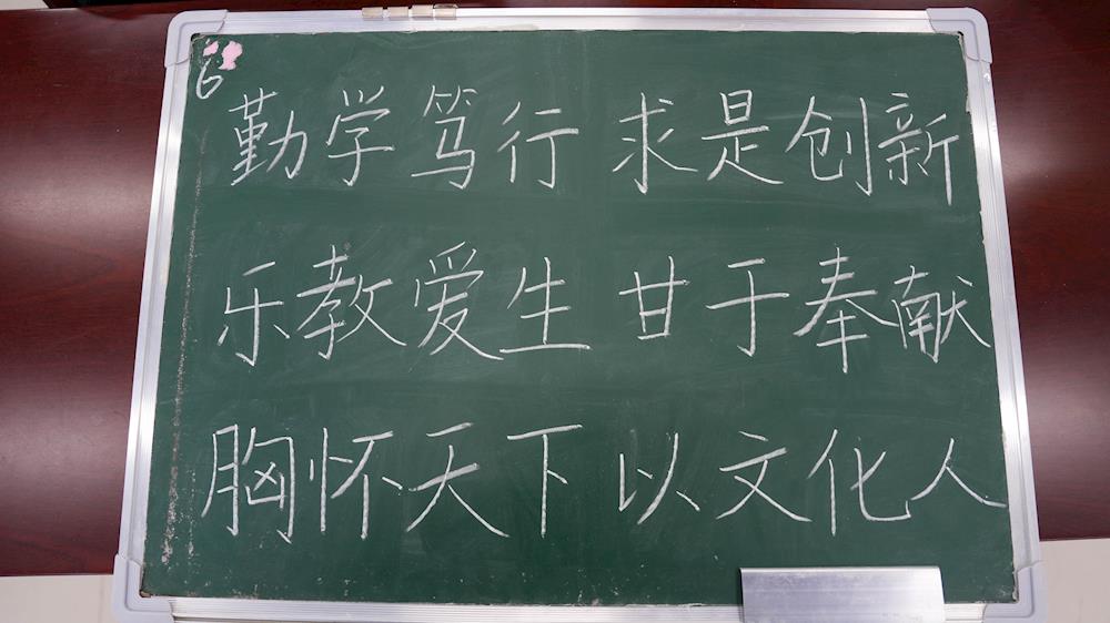 81cd0fe450544c91a28fa778e9b01d7c.jpg